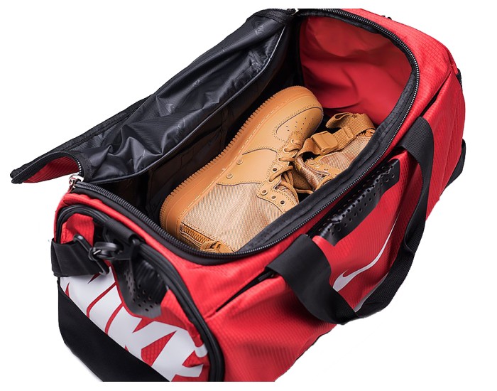 Сумка Nike цвет красный