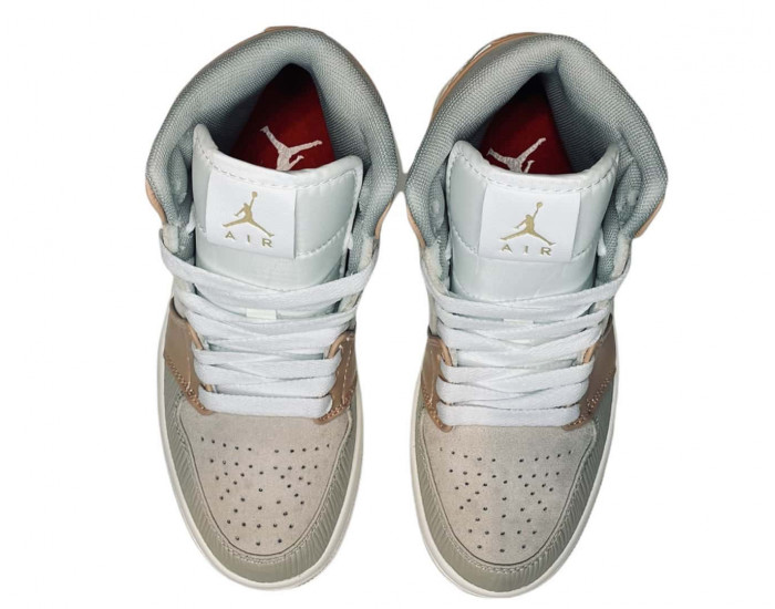 Nike Air Jordan 1 Retro beige